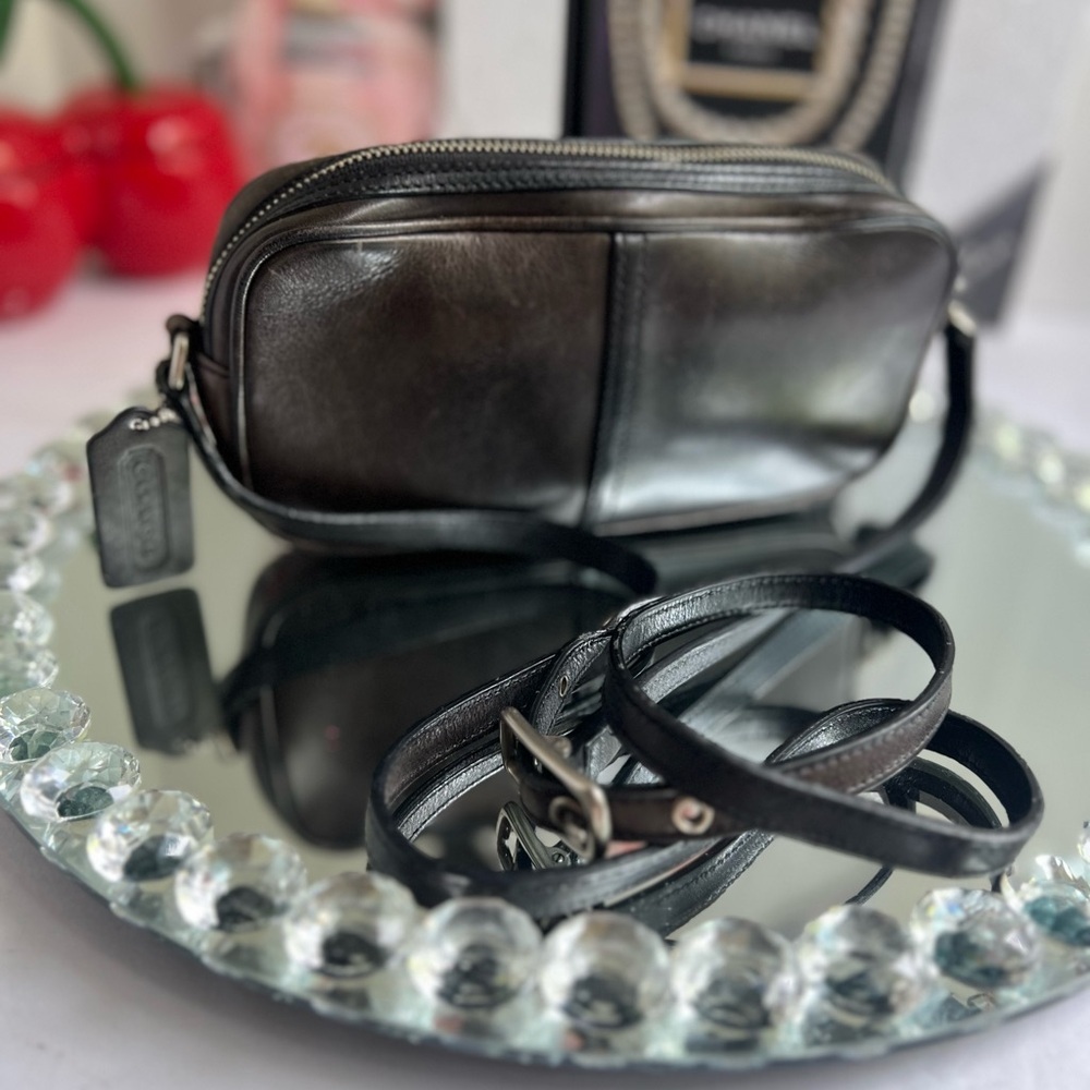 COACH vintage dark brown Leather  crossbody bag